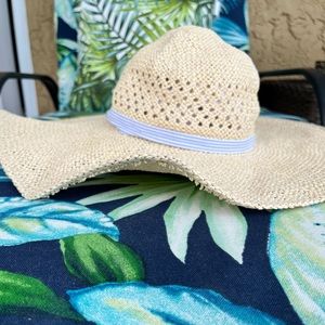 PACKABLE Women’s straw hat